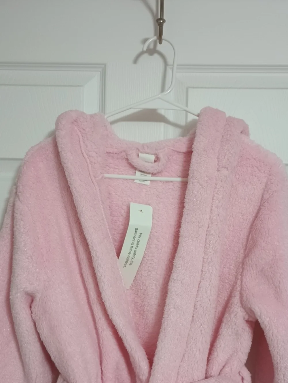 #.  NWT Gymboree Girl Bath Robe. Size: L(10-14)